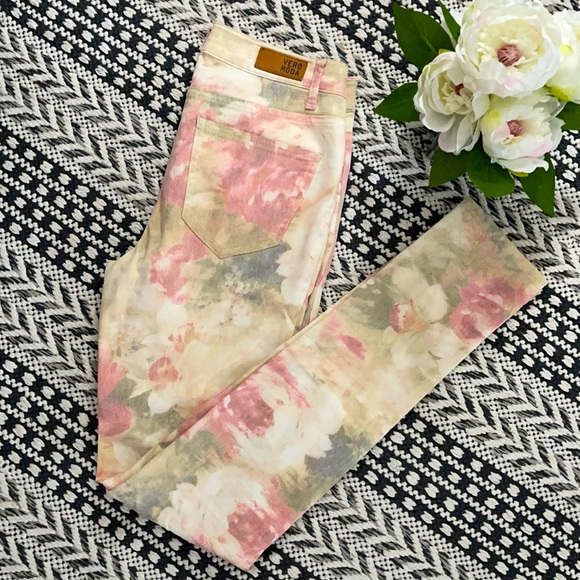 Graphic Flowers Jeggings - Picture 1 of 10